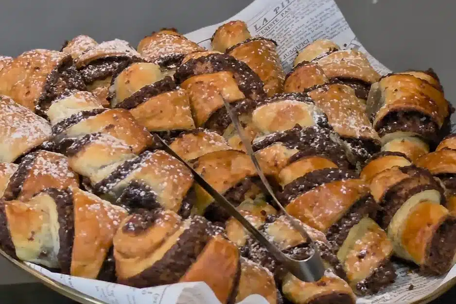 רוגלך שוקולד במסעדת בראשית